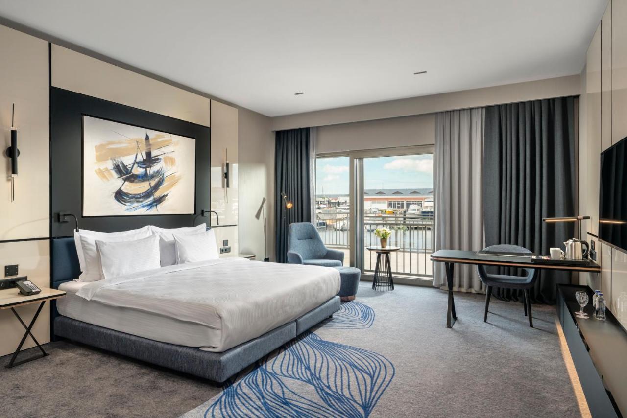 Готель Crowne Plaza - Tuzla Viaport Marina By Ihg 4*